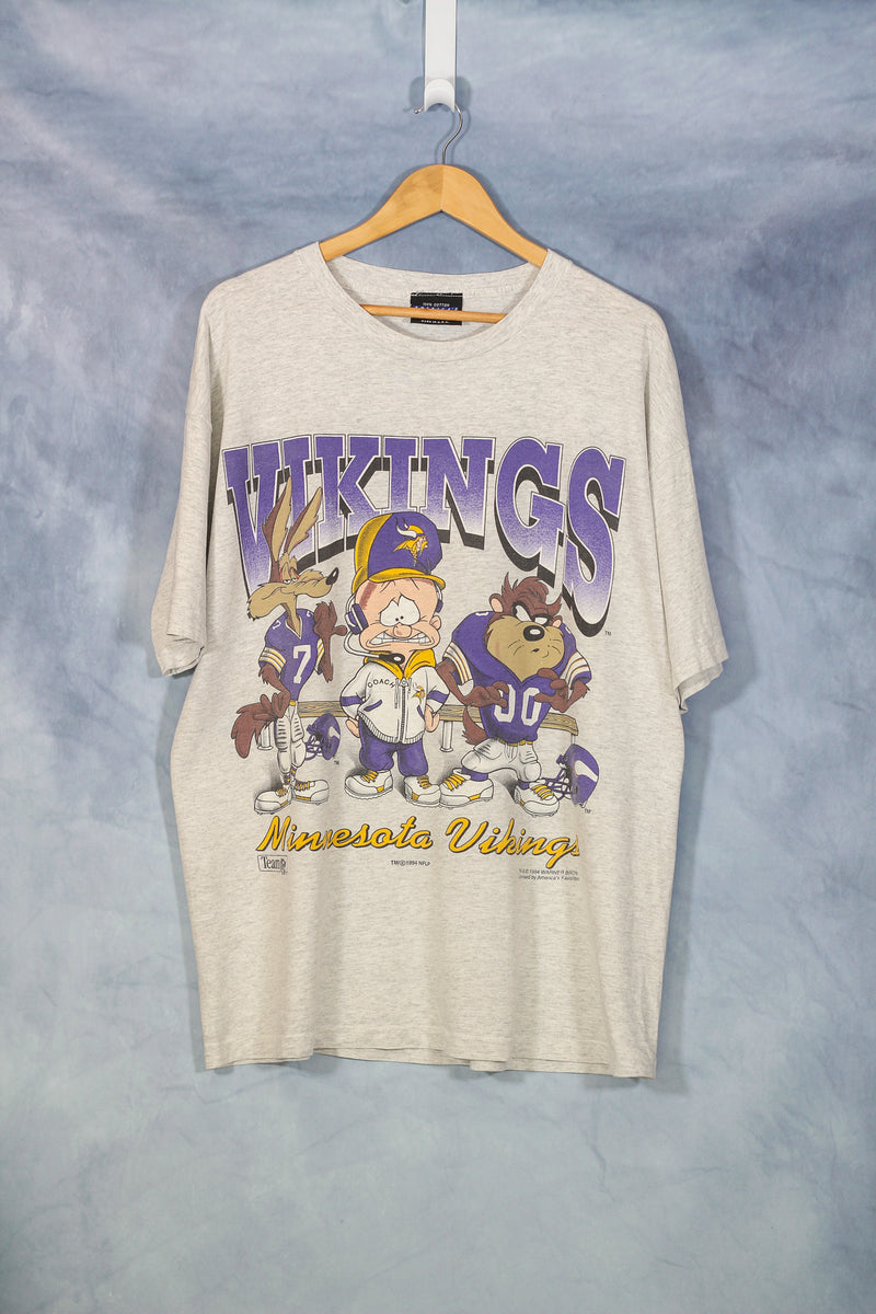 Vintage Minnesota Vikings Looney Tunes NFL T-Shirt - XL Oversized – Dan  Street