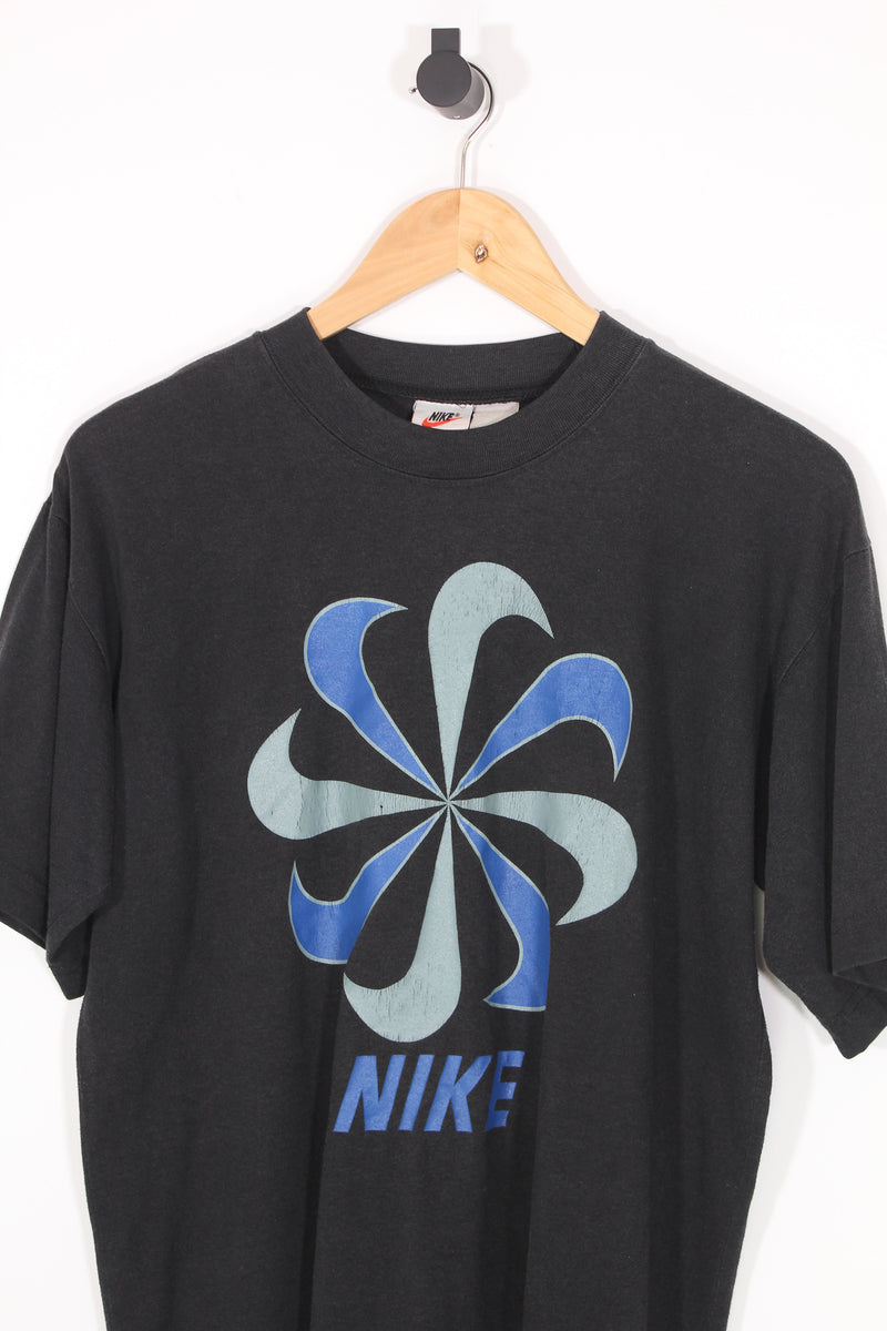 Margaret Mitchell Verslijten Voordracht Vintage Nike Pinwheel T-Shirt - L – Dan Street