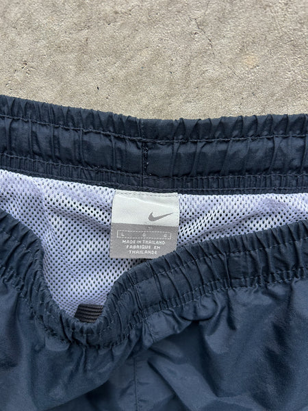 Vintage 2000s Nike Shorts - L