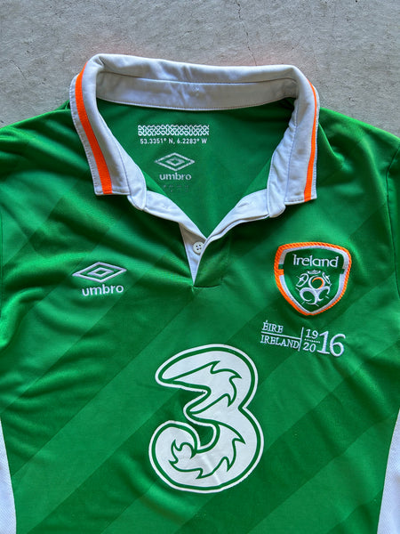 2016 Ireland Umbro Football Shirt - M