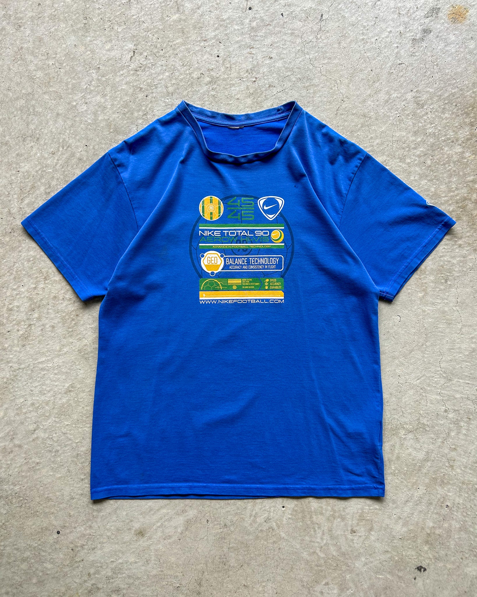 Vintage 2000s Nike Total 90 T-Shirt - M