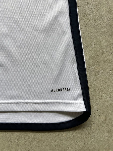 2023/24 Real Madrid Adidas Home Football Shirt - M