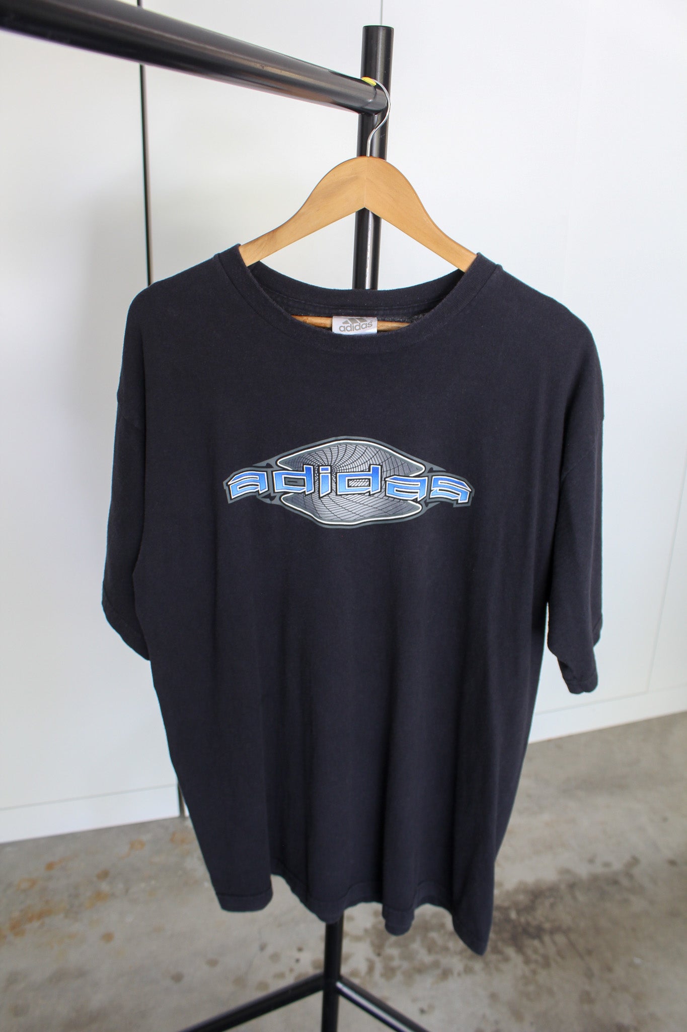 Vintage 2004 Adidas T-Shirt - XL